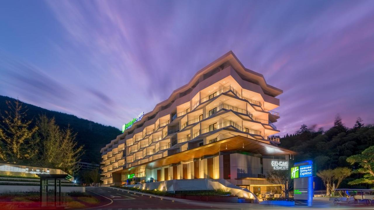 Holiday Inn Express Qiliping By Ihg Nga Mi Sơn Ngoại thất bức ảnh